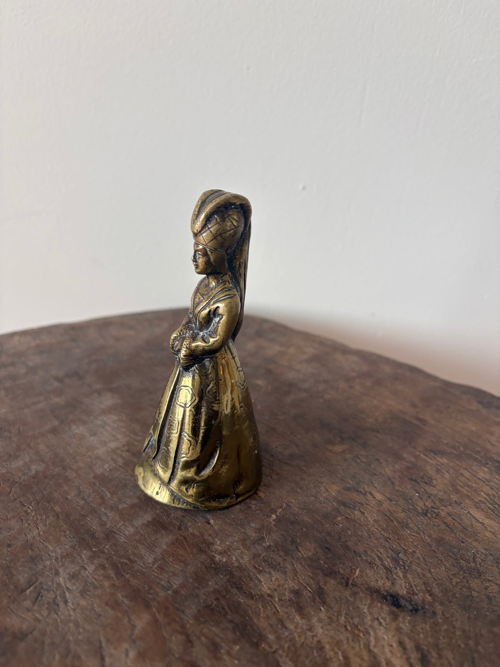 Vintage messing tafelbel (damefiguur)
