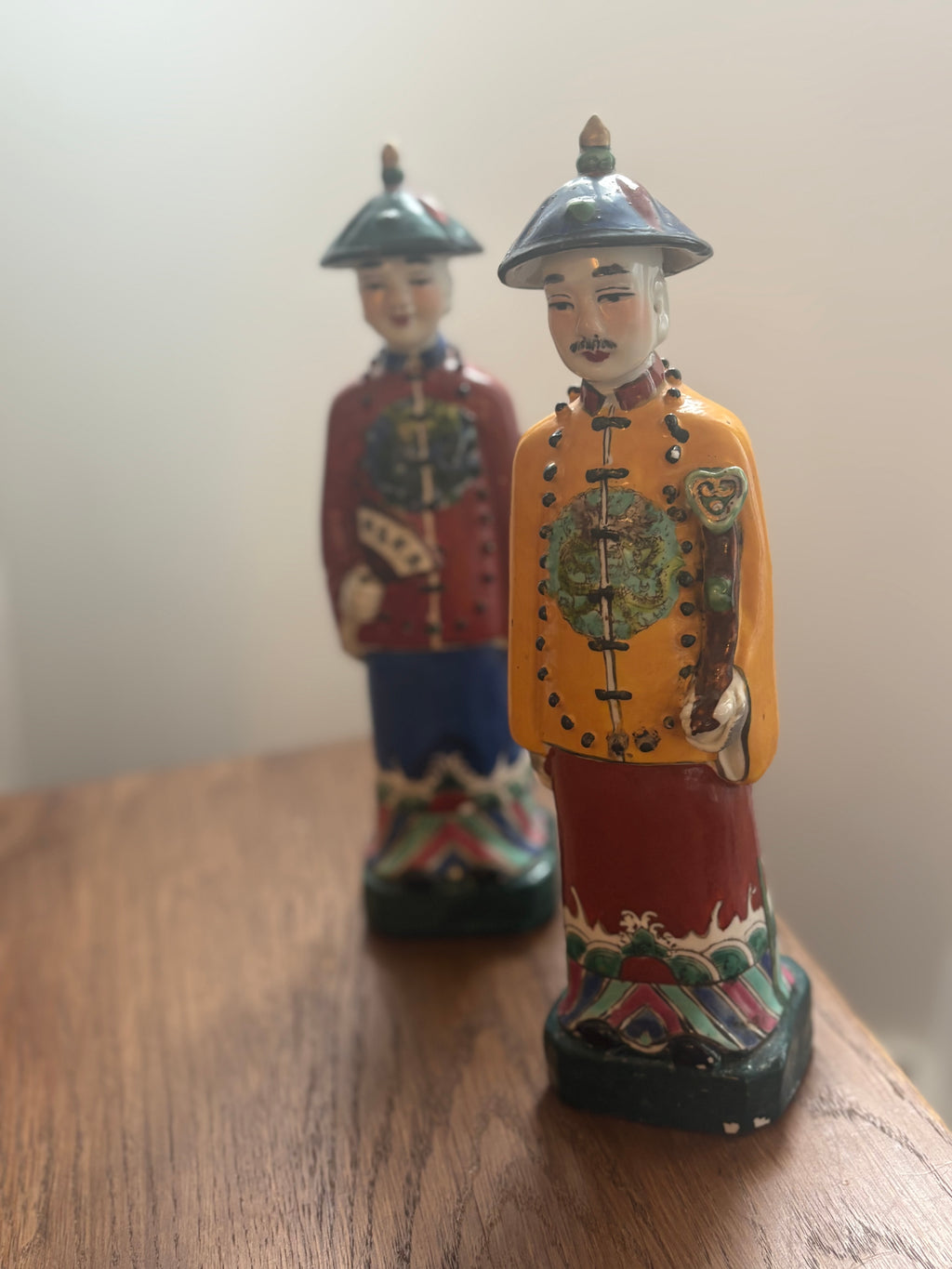 Hand geschilderde Chinese porseleinen beelden