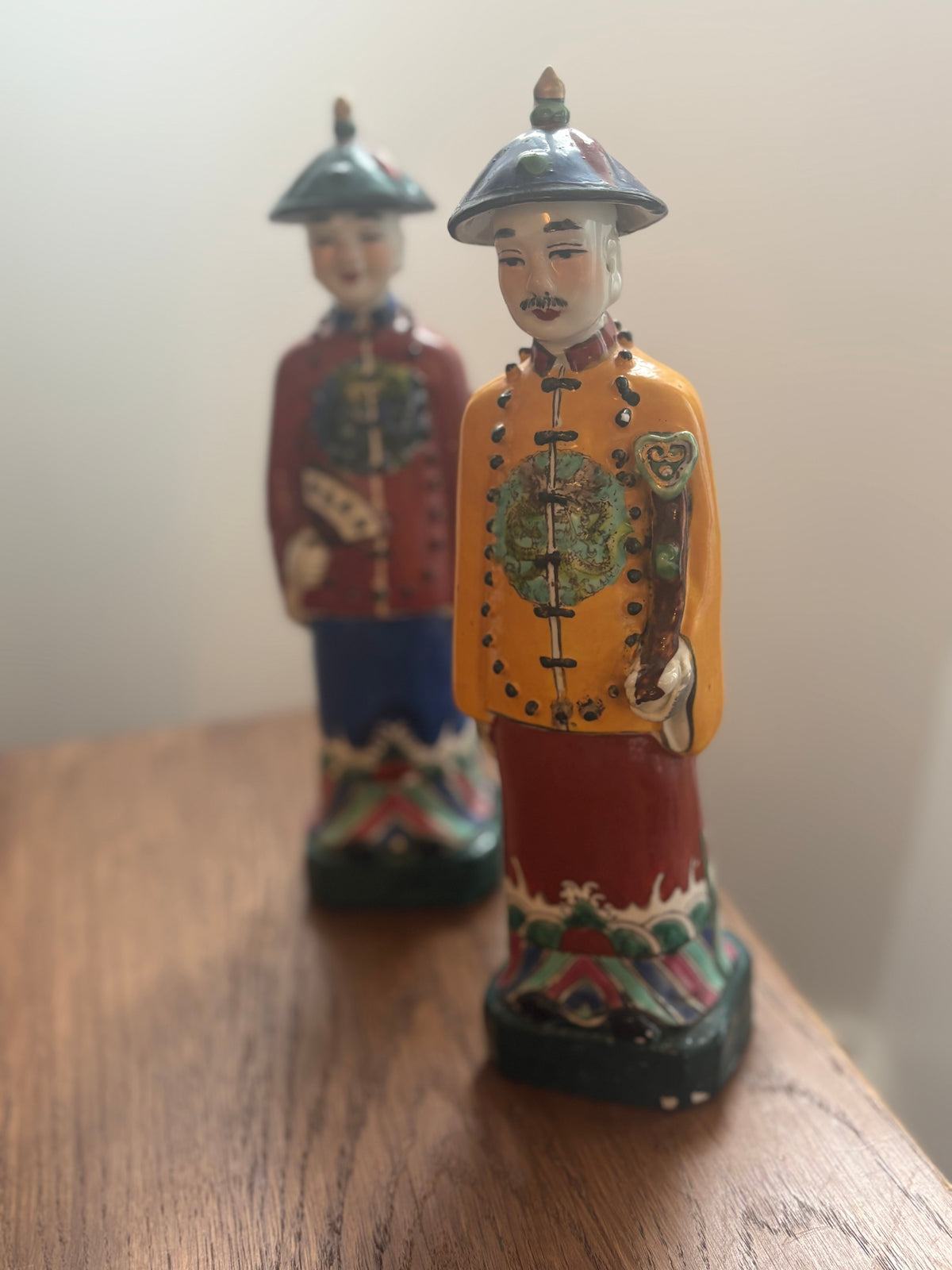 Hand geschilderde Chinese porseleinen beelden