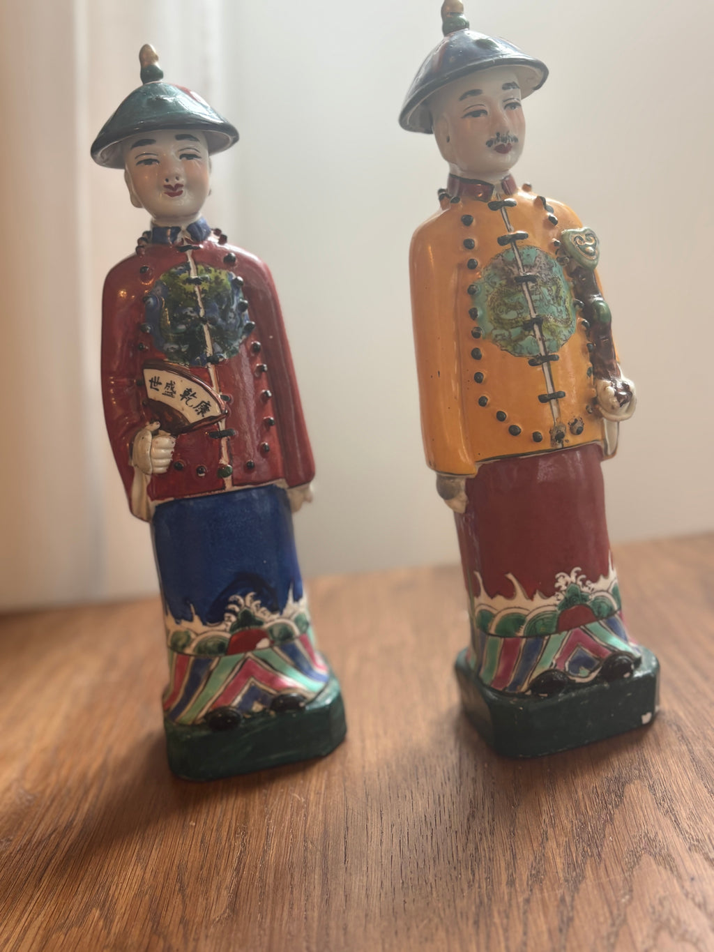 Hand geschilderde Chinese porseleinen beelden