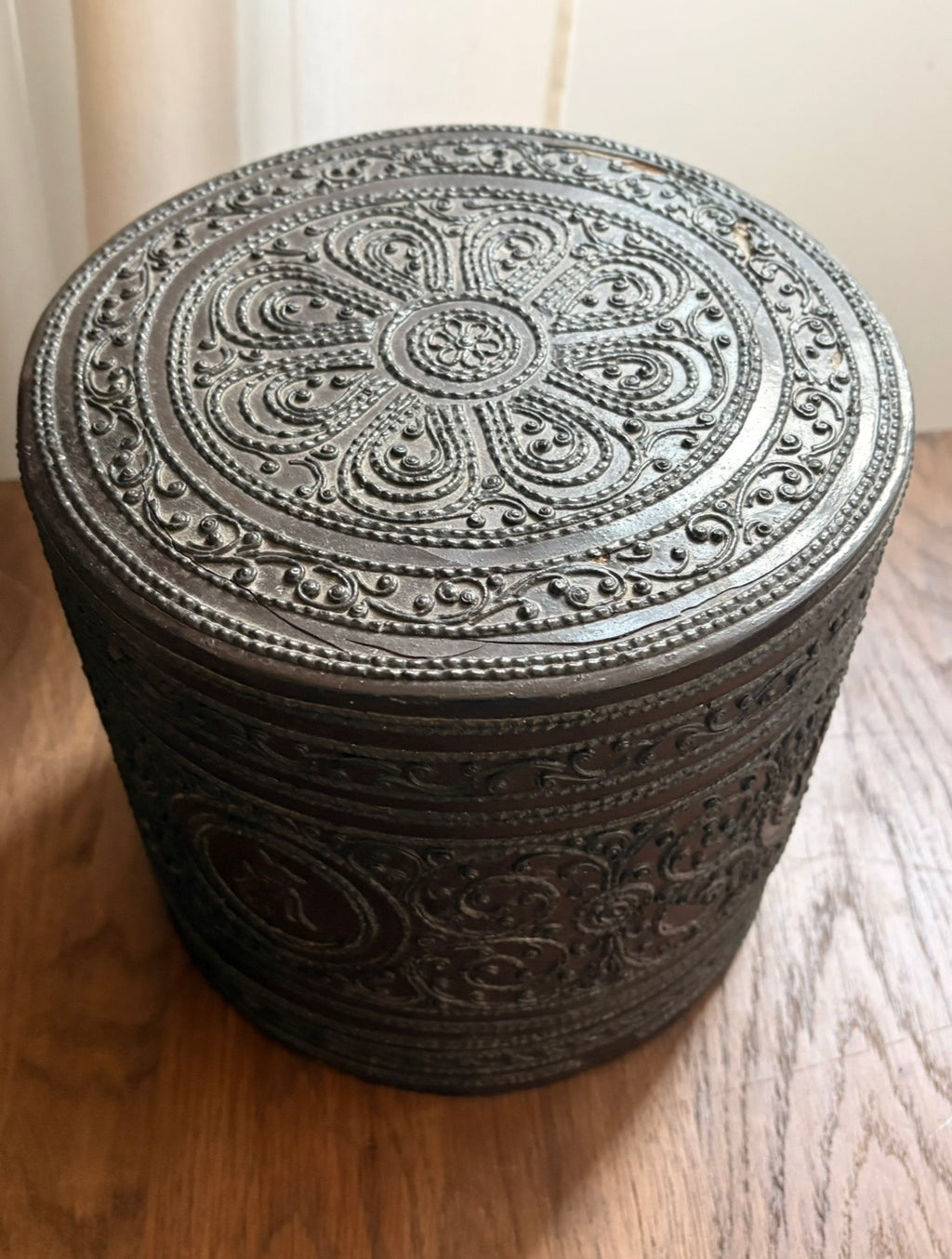Antieke Birmaanse lakdoos