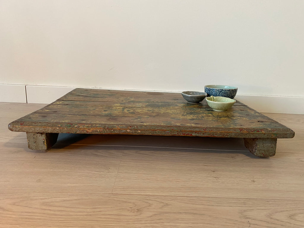 Mooie antieke houten offertafel