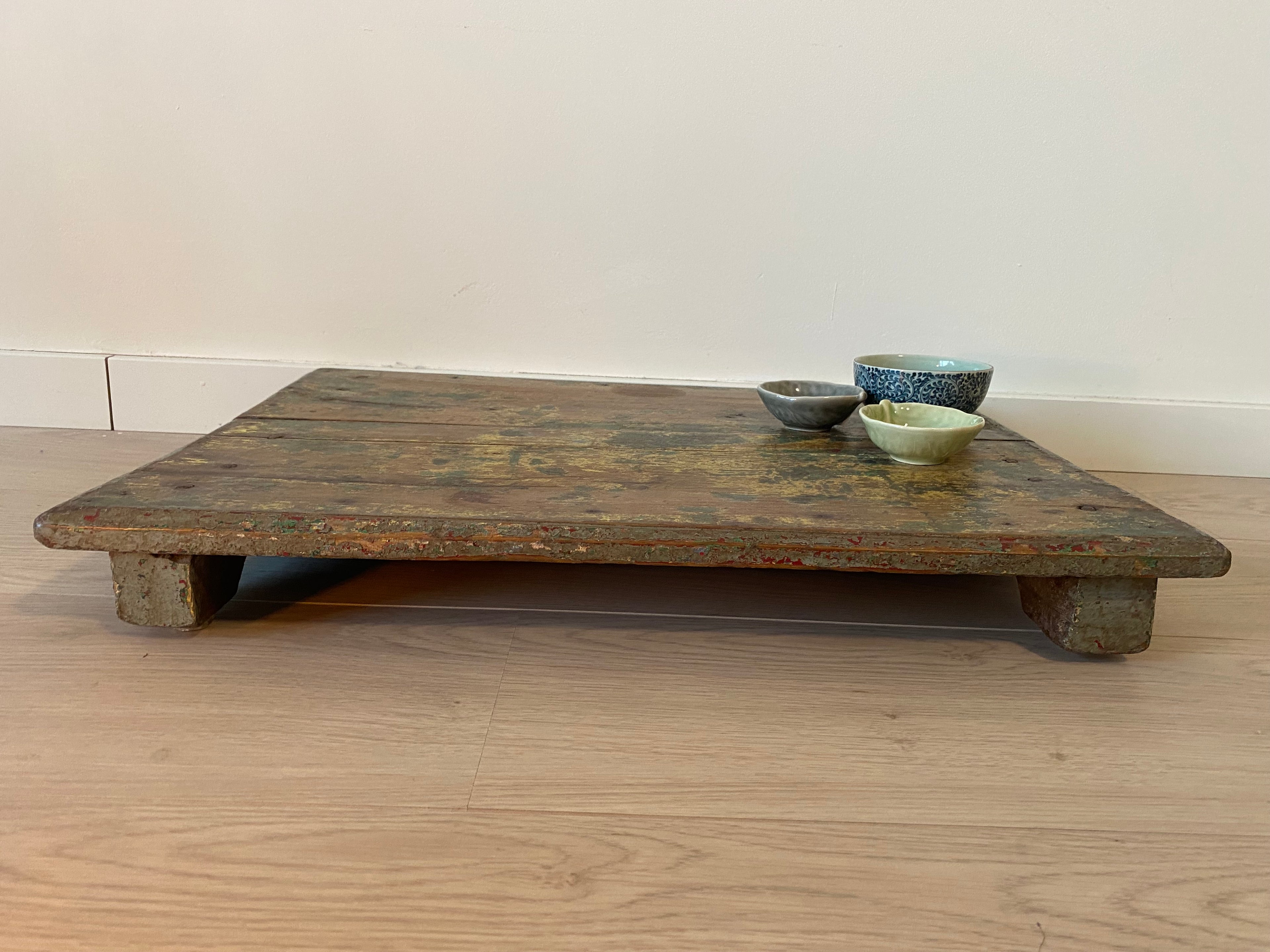 Mooie antieke houten offertafel