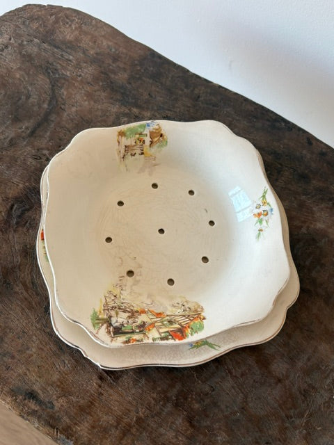 Vintage J & G Meakin fruit of bessenkom