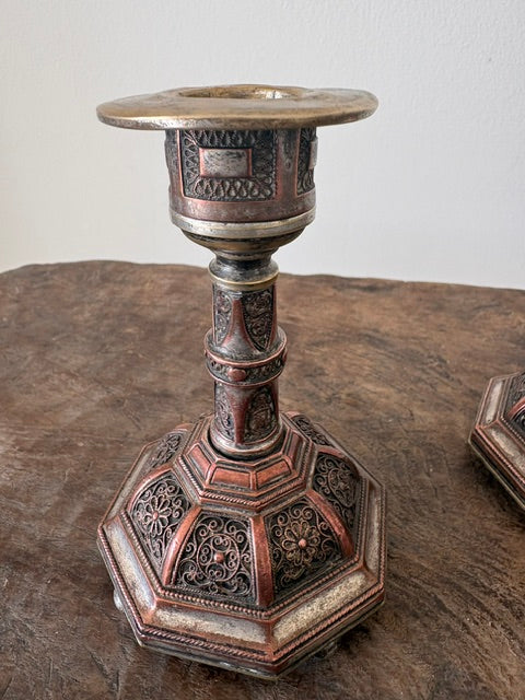 Antieke Victorian Kandelaars met filigraan achtige metaalwerk