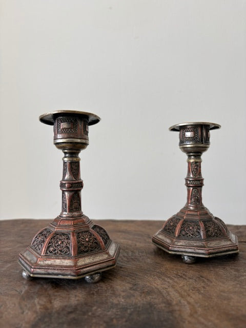 Antieke Victorian Kandelaars met filigraan achtige metaalwerk